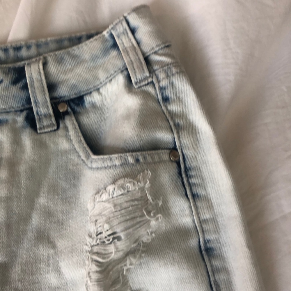 ACID WASH DENIM SKIRT - Picture 5 of 8